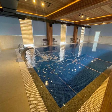 Hotel Konstantin Laplje Selo Екстер'єр фото