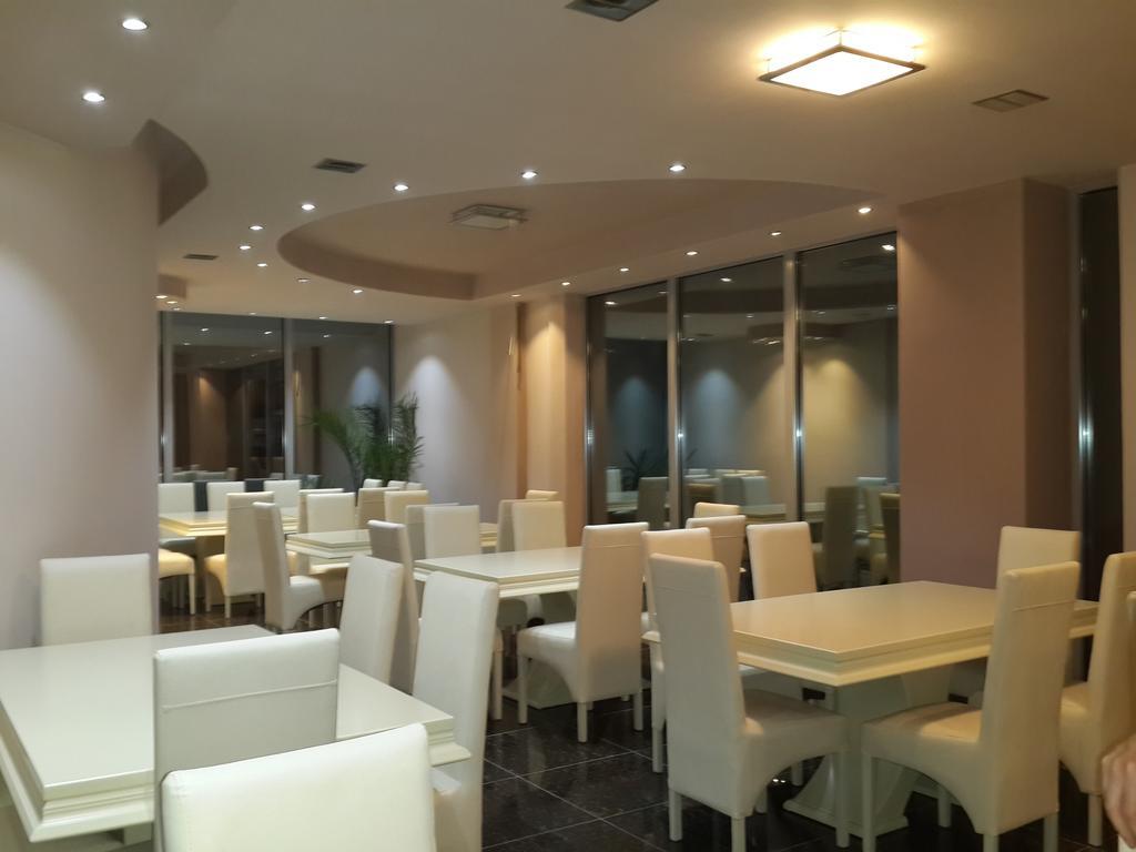 Hotel Konstantin Laplje Selo Екстер'єр фото