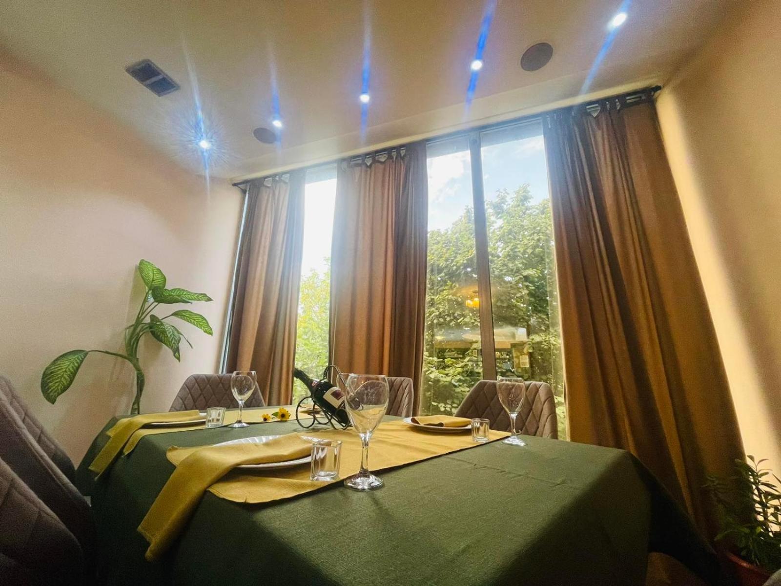 Hotel Konstantin Laplje Selo Екстер'єр фото