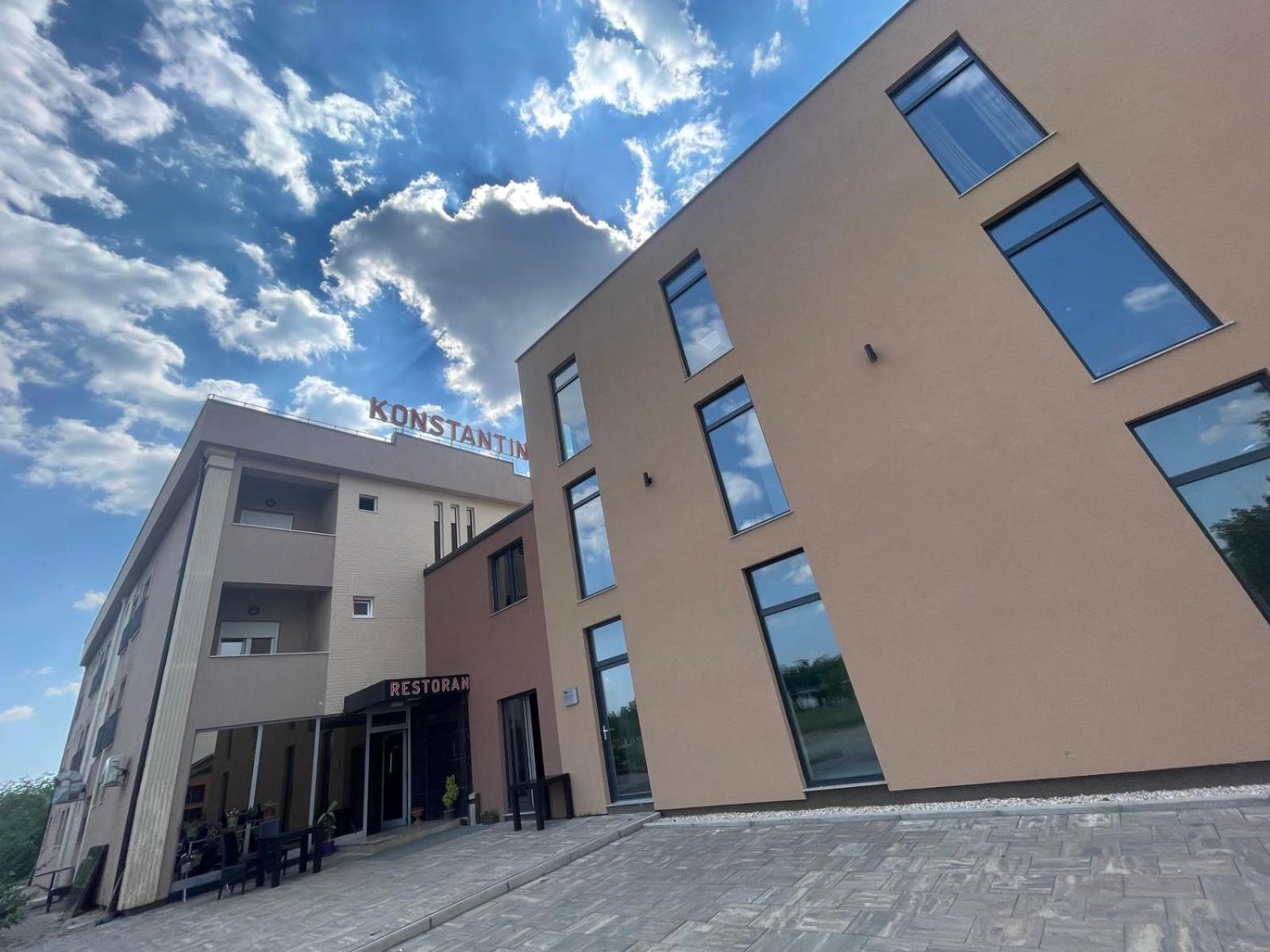 Hotel Konstantin Laplje Selo Екстер'єр фото