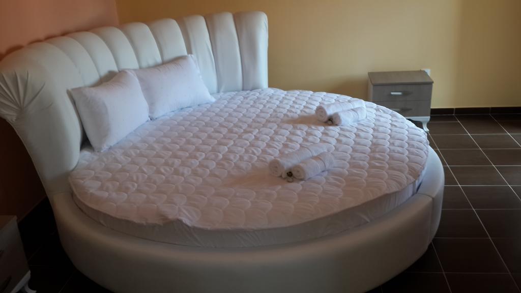 Hotel Konstantin Laplje Selo Номер фото