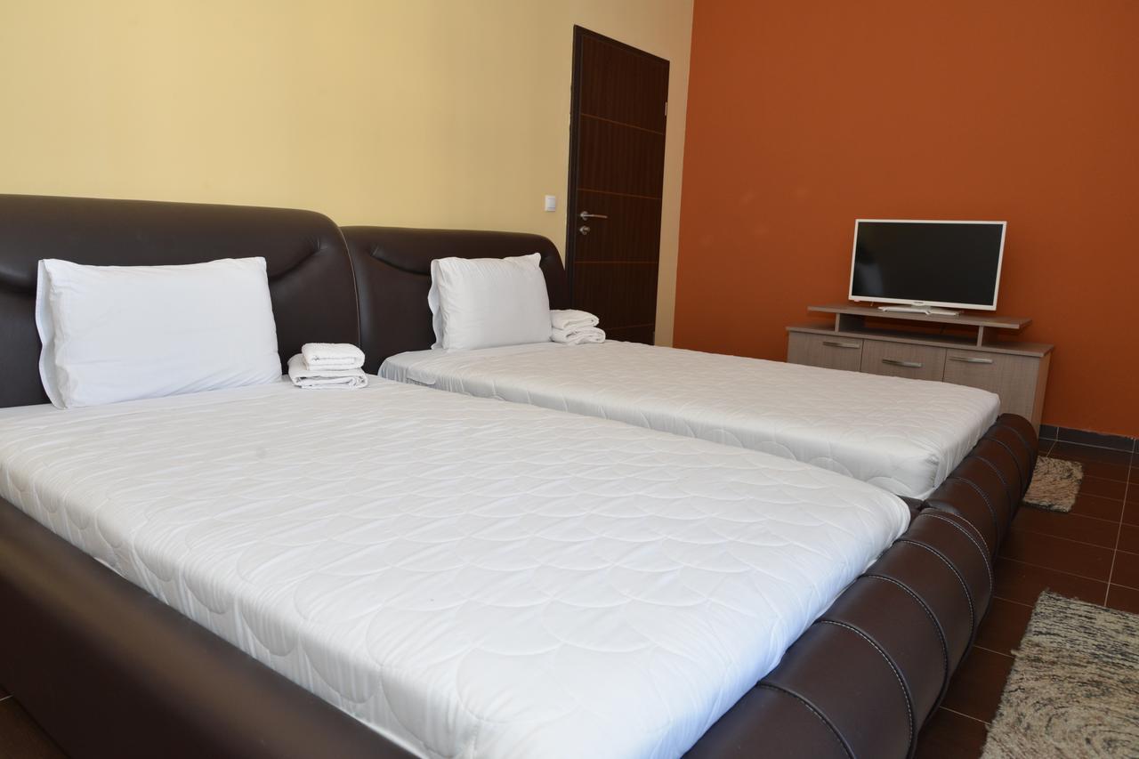Hotel Konstantin Laplje Selo Екстер'єр фото